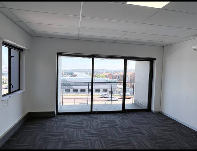 442M² OFFICE TO LET IN VORNA VALLEY